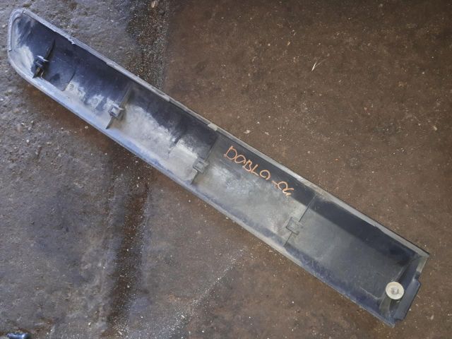 bontott FIAT DOBLO Bal hátsó Ajtó Díszléc