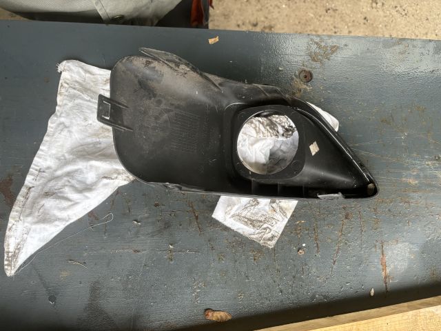 bontott FIAT DOBLO Bal Ködfényszóró Lámpakeret