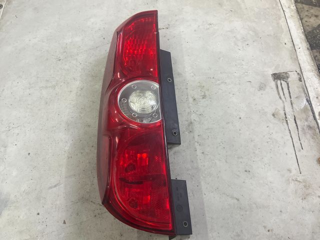 bontott FIAT DOBLO Bal Külső Hátsó Lámpa
