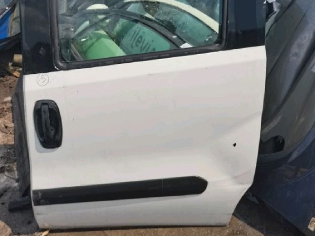 bontott FIAT DOBLO Bal Tolóajtó (Részeivel)