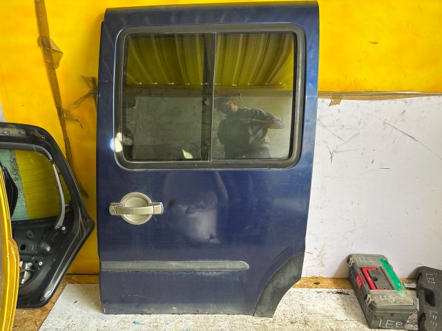 bontott FIAT DOBLO Bal Tolóajtó (Részeivel)