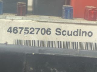 bontott FIAT DOBLO Biztosítéktábla Doboz