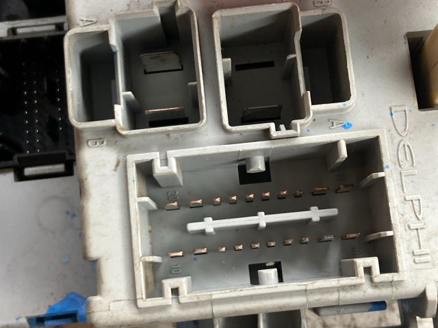 bontott FIAT DOBLO Biztosítéktábla Doboz