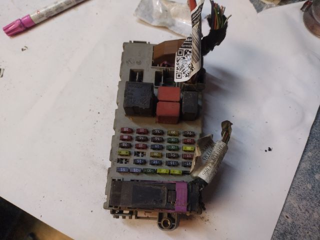 bontott FIAT DOBLO Biztosítéktábla Utastér