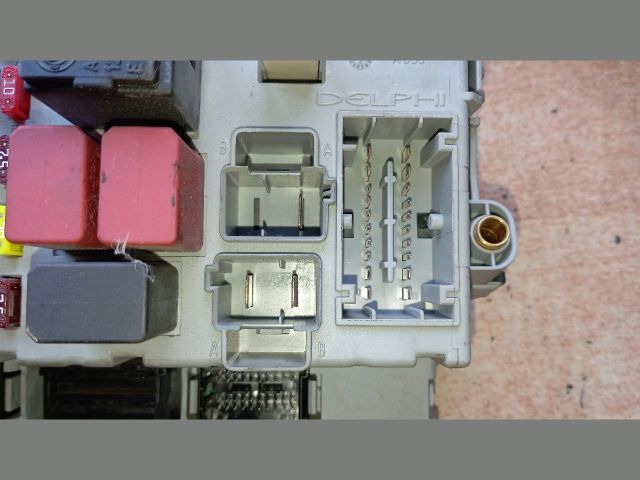 bontott FIAT DOBLO Biztosítéktábla Utastér