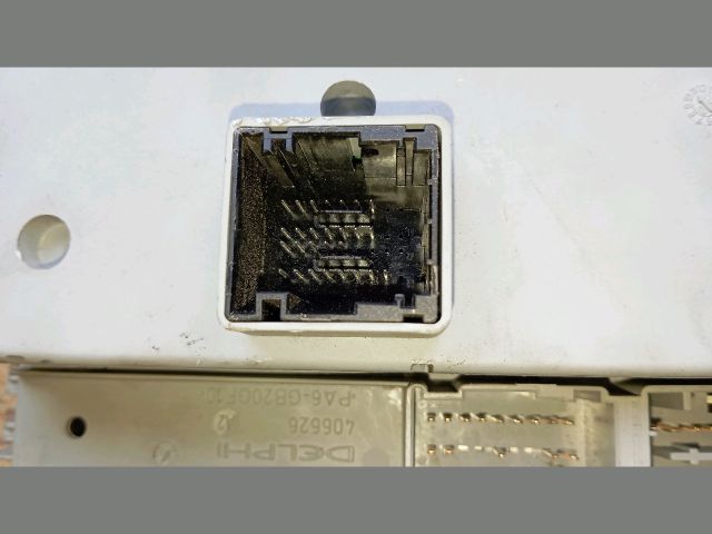 bontott FIAT DOBLO Biztosítéktábla Utastér