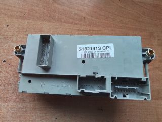 bontott FIAT DOBLO Biztosítéktábla Utastér