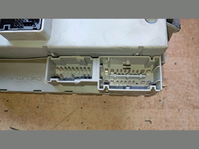 bontott FIAT DOBLO Biztosítéktábla Utastér