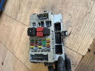 bontott FIAT DOBLO Biztosítéktábla Utastér