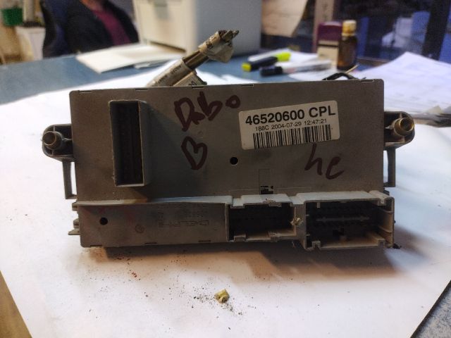 bontott FIAT DOBLO Biztosítéktábla Utastér