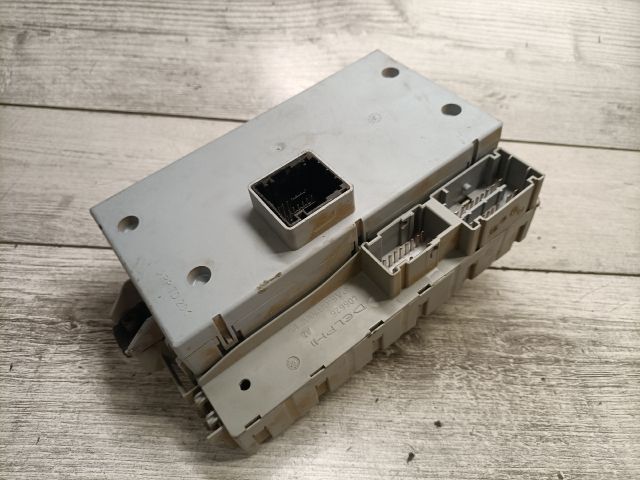 bontott FIAT DOBLO Biztosítéktábla Utastér