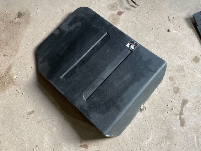 bontott FIAT DOBLO Csomagtérajtó Burkolat (Részeivel)