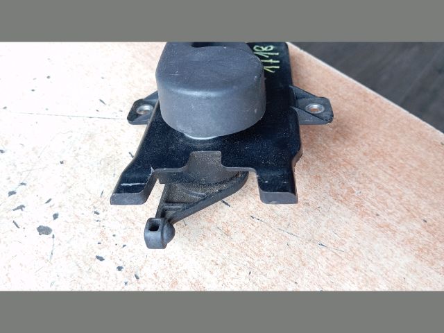 bontott FIAT DOBLO Csomagtérajtó Kilincs