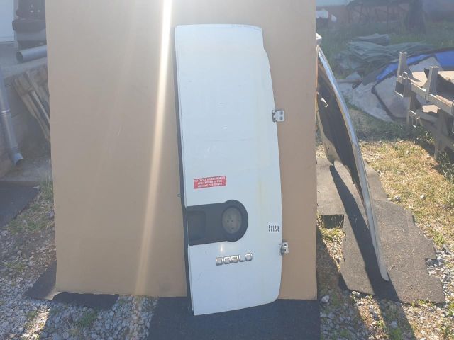 bontott FIAT DOBLO Csomagtérajtó (Részeivel)