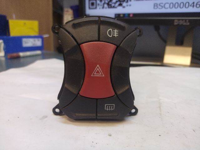 bontott FIAT DOBLO Elakadásjelző Háromszög