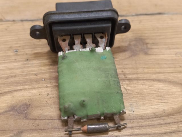 bontott FIAT DOBLO Előtét Ellenállás Fűtőmotor