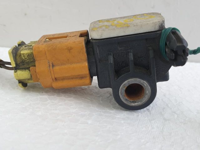 bontott FIAT DOBLO Első Középső Ütközés Érzékelő (Homlokfalon)