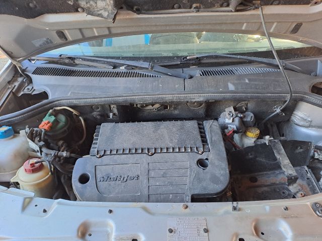 bontott FIAT DOBLO Első Lökhárító (Részeivel)