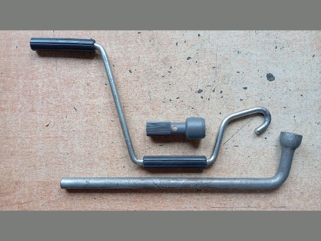 bontott FIAT DOBLO Emelő