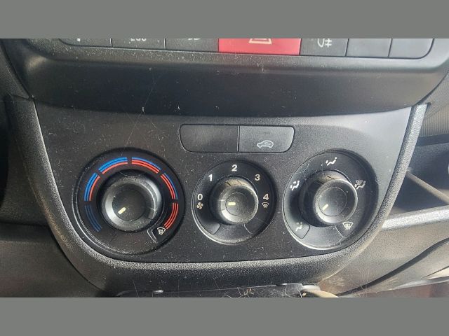 bontott FIAT DOBLO Fűtéskapcsoló (Nem klímás)