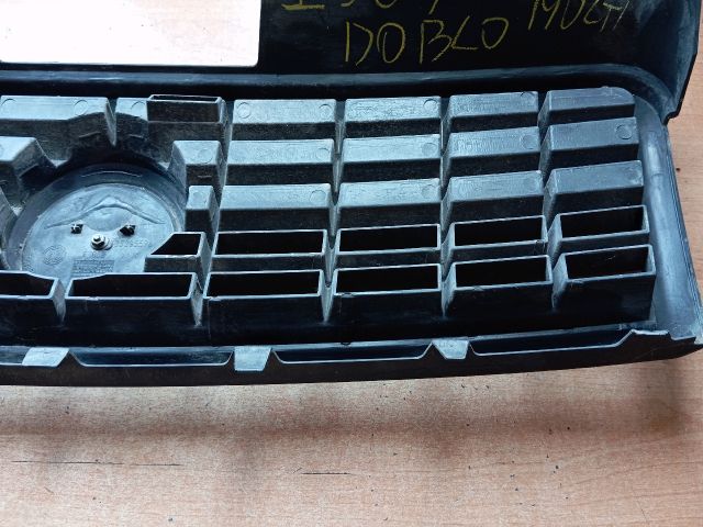 bontott FIAT DOBLO Hűtőrács