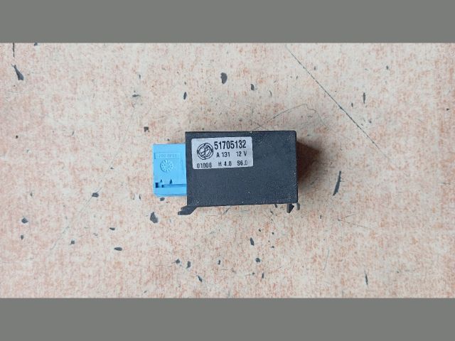 bontott FIAT DOBLO Irányjelző Relé