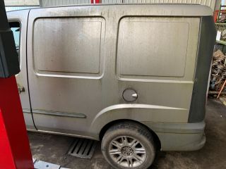 bontott FIAT DOBLO Jobb Csomagtérajtó (Részeivel)