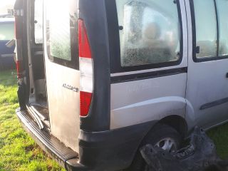 bontott FIAT DOBLO Jobb Csomagtérajtó (Üres lemez)