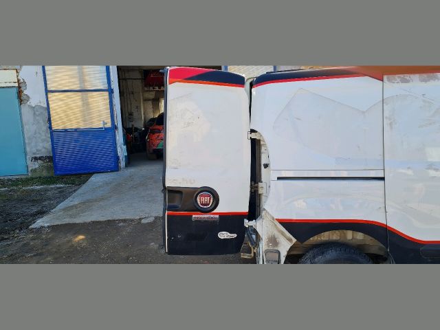 bontott FIAT DOBLO Jobb Csomagtérajtó (Üres lemez)