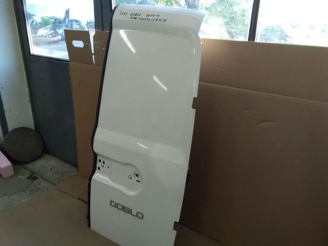 bontott FIAT DOBLO Jobb Csomagtérajtó (Üres lemez)