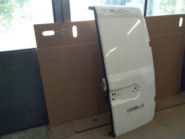 bontott FIAT DOBLO Jobb Csomagtérajtó (Üres lemez)