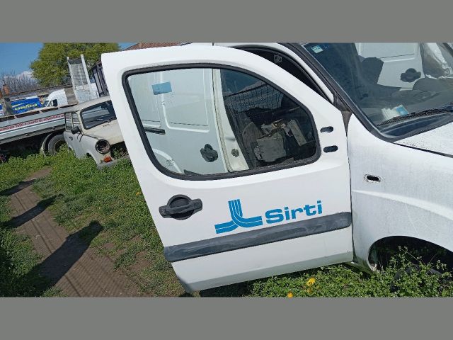 bontott FIAT DOBLO Jobb első Ajtó (Üres lemez)
