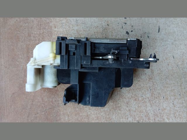 bontott FIAT DOBLO Jobb első Ajtózár