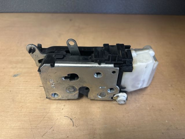 bontott FIAT DOBLO Jobb első Ajtózár