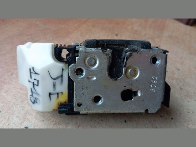 bontott FIAT DOBLO Jobb első Ajtózár