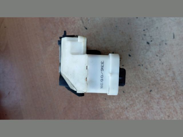 bontott FIAT DOBLO Jobb első Ajtózár