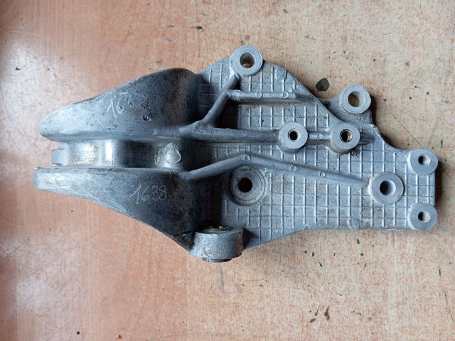 bontott FIAT DOBLO Jobb első Féltengely Tartó