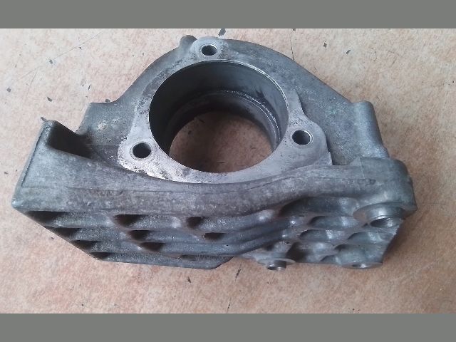 bontott FIAT DOBLO Jobb első Féltengely Tartó