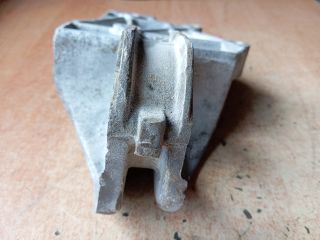 bontott FIAT DOBLO Jobb első Féltengely Tartó