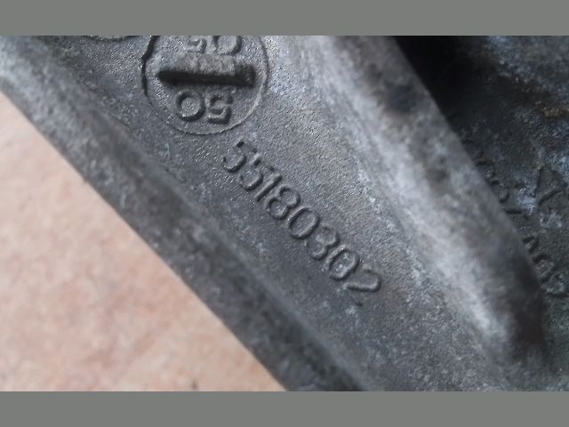 bontott FIAT DOBLO Jobb első Féltengely Tartó