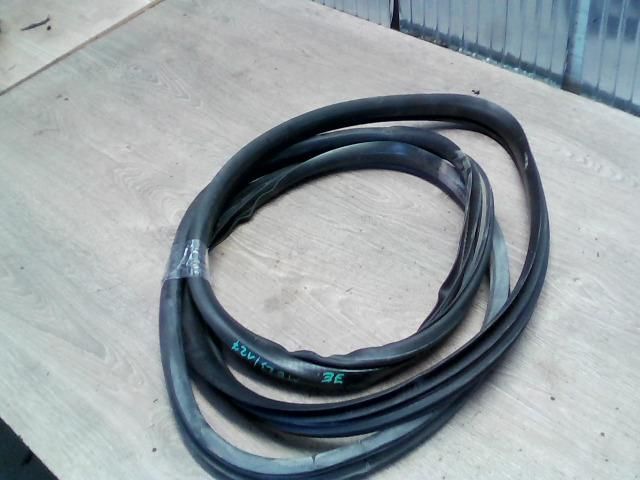 bontott FIAT DOBLO Jobb első Gumikéder