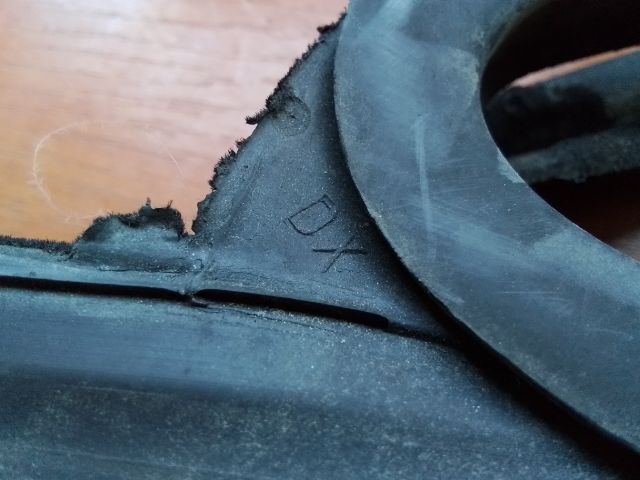 bontott FIAT DOBLO Jobb első Gumikéder