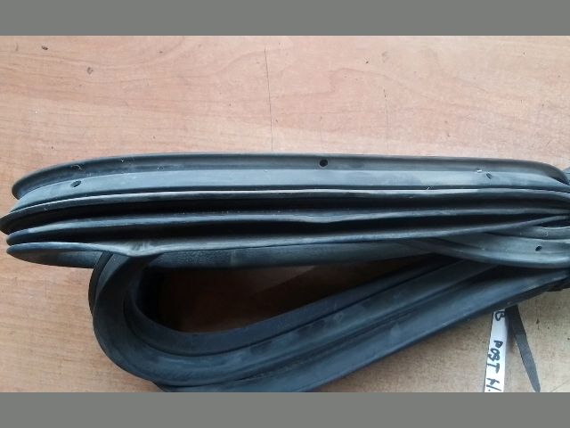 bontott FIAT DOBLO Jobb első Gumikéder