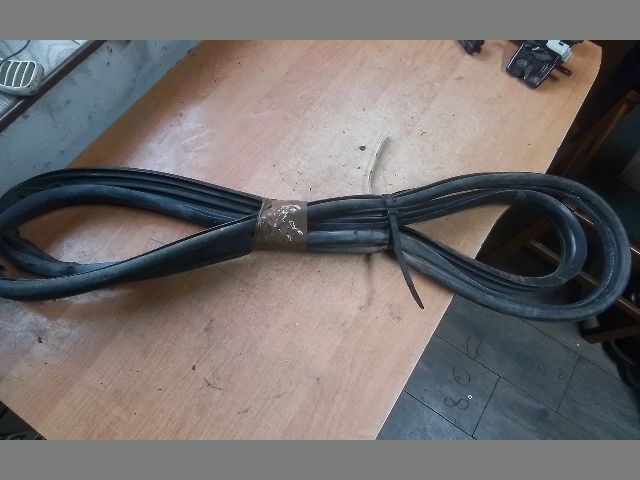 bontott FIAT DOBLO Jobb első Gumikéder