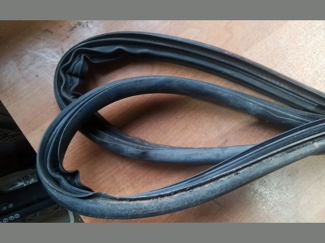 bontott FIAT DOBLO Jobb első Gumikéder