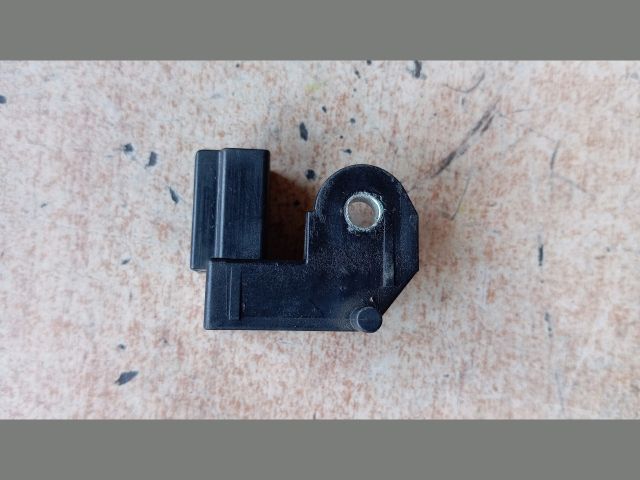 bontott FIAT DOBLO Jobb első Oldal Ütközés Érzékelő