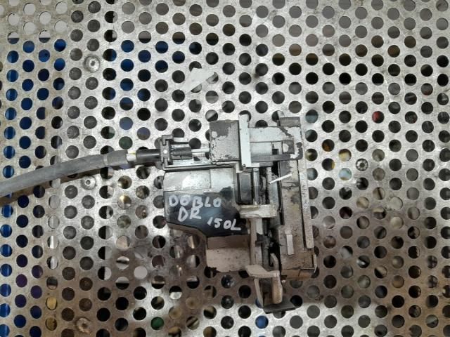 bontott FIAT DOBLO Jobb első Zsanér