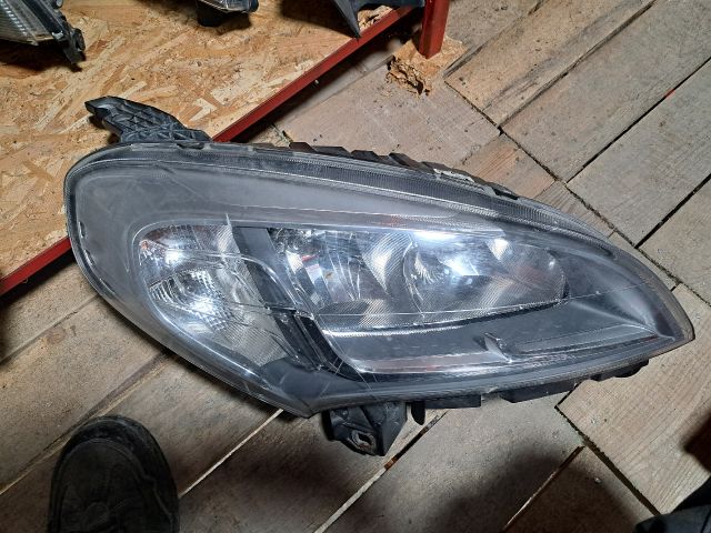 bontott FIAT DOBLO Jobb Fényszóró