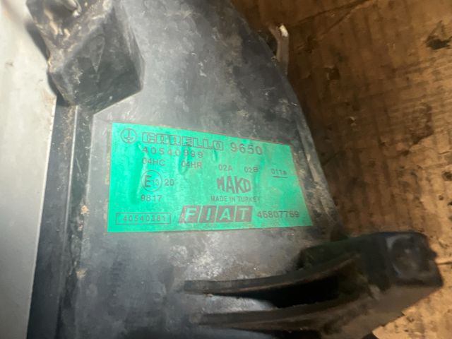 bontott FIAT DOBLO Jobb Fényszóró