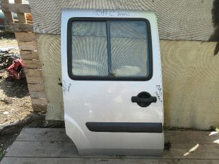 bontott FIAT DOBLO Jobb hátsó Ajtó (Részeivel)